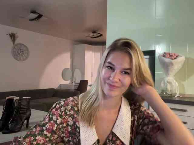 JenevaOcana webcam