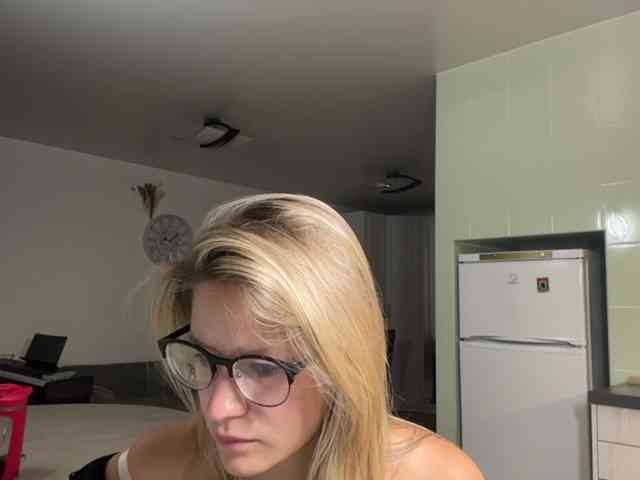 JenevaOcana webcam