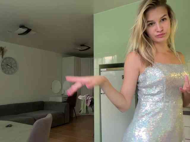 JenevaOcana webcam