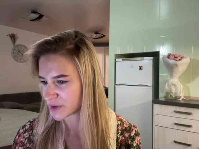 JenevaOcana webcam