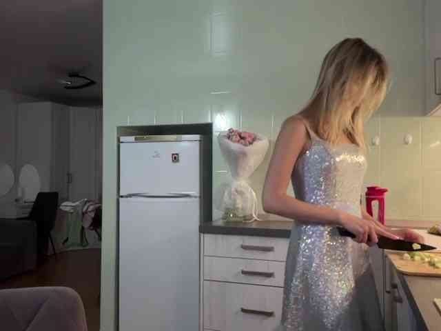 JenevaOcana webcam