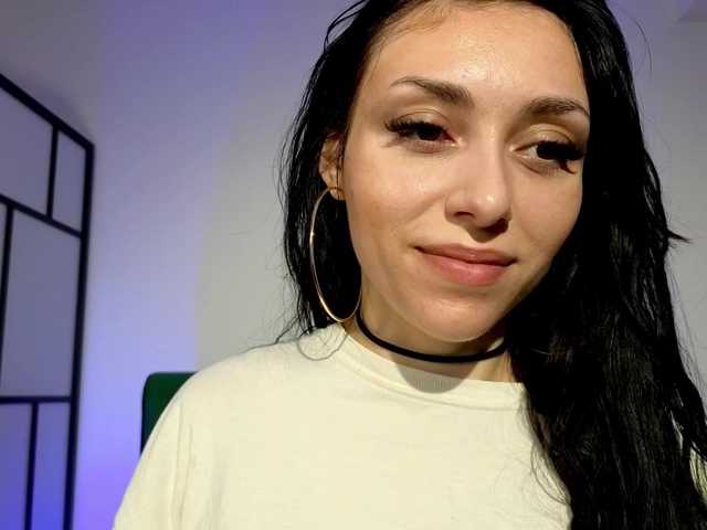 LaSquirtessa live cam on BongaCams