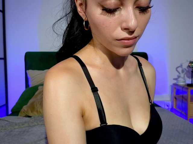 LaSquirtessa live cam on BongaCams