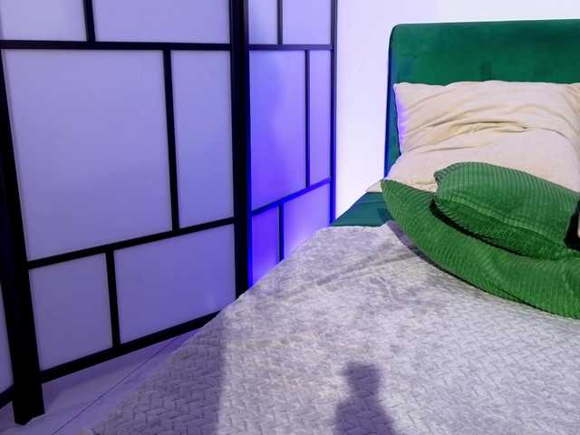 LaSquirtessa live webcam show