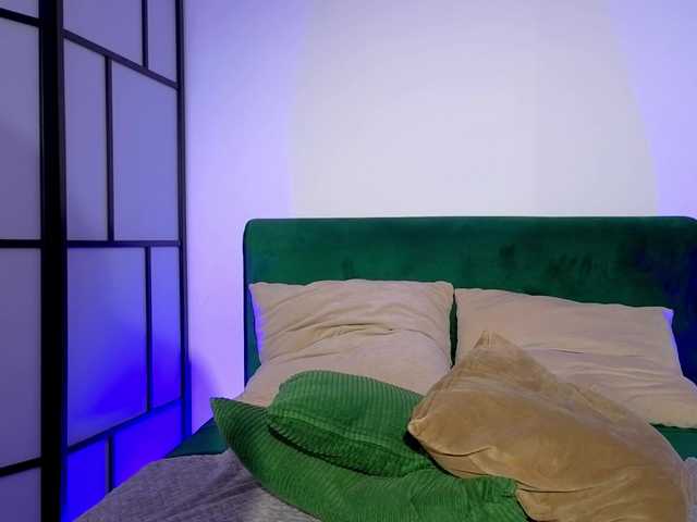 LaSquirtessa live webcam show