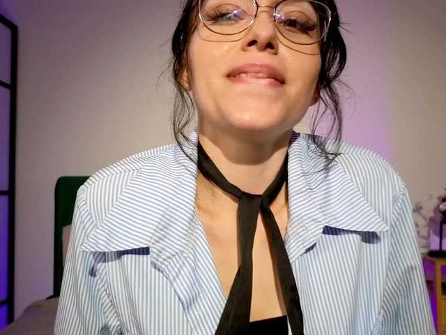 LaSquirtessa live cam on BongaCams