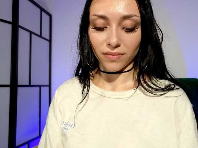LaSquirtessa live cam on BongaCams