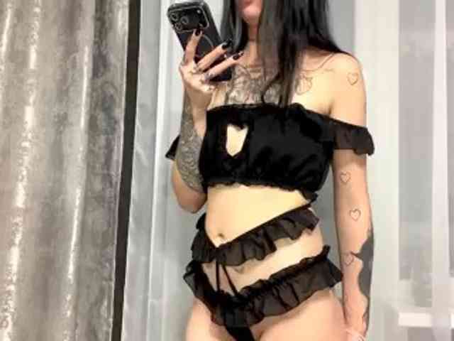 Modèle: AstridXxXxX