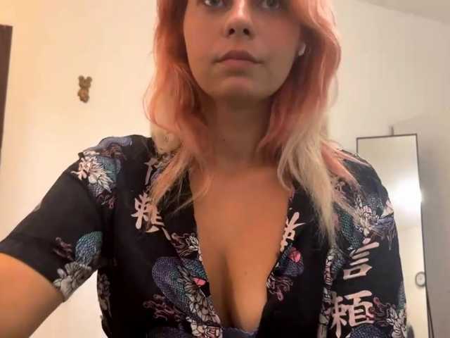 JaleesaCusumano live cam on BongaCams