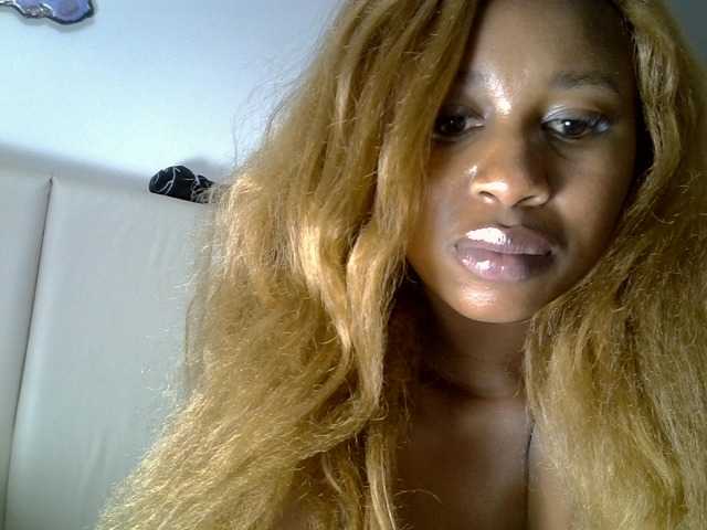 BustyAmy live cam on BongaCams