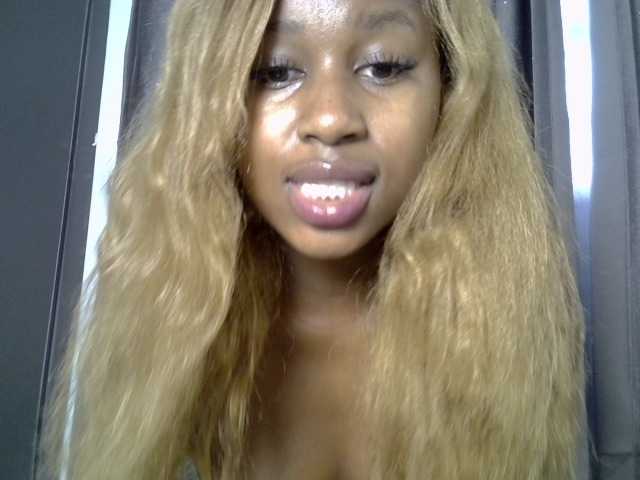 BustyAmy live cam on BongaCams