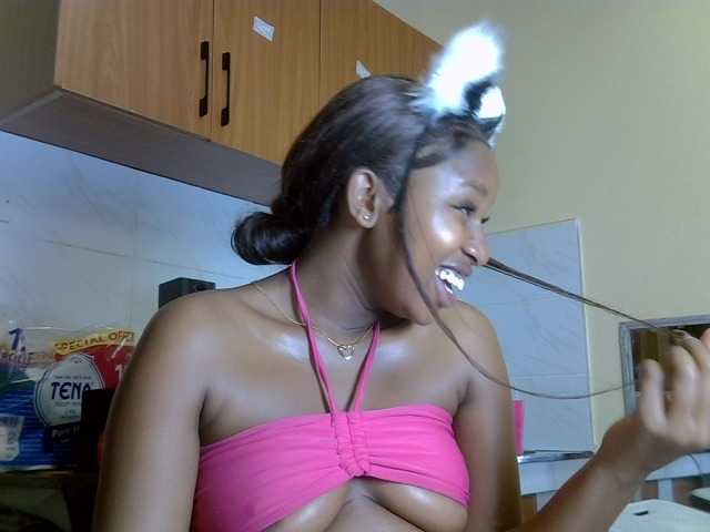 bustyamy cam belle