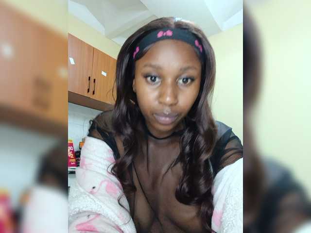 BustyAmy live cam on BongaCams