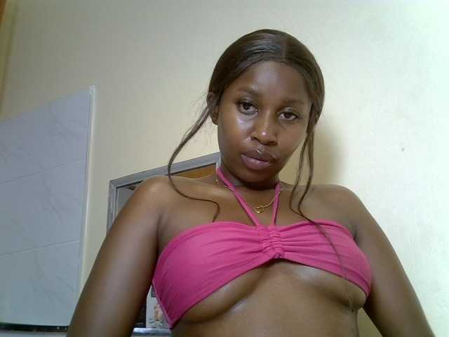BustyAmy live cam on BongaCams
