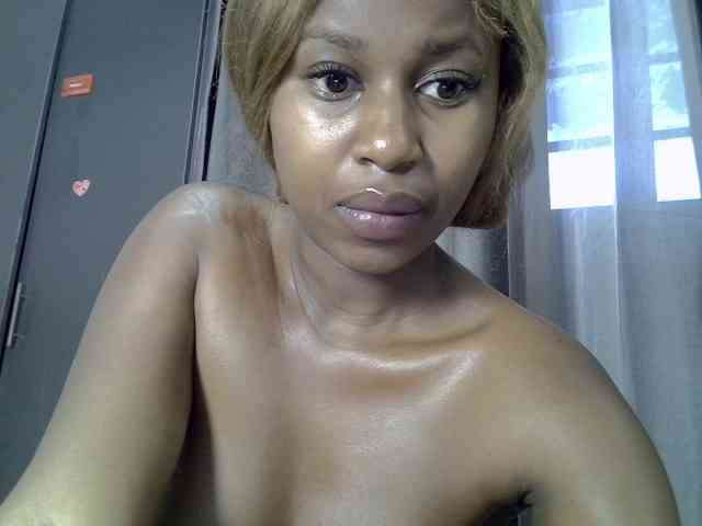 BustyAmy webcam