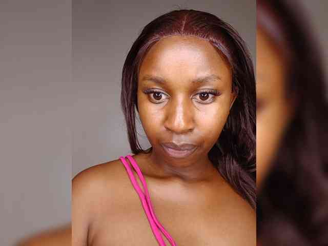 BustyAmy webcam
