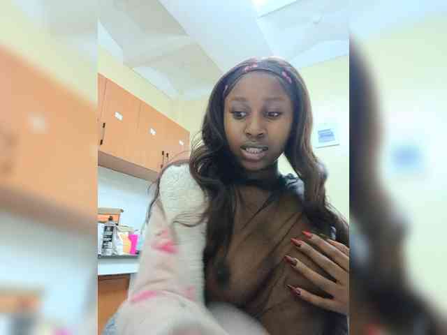 BustyAmy webcam