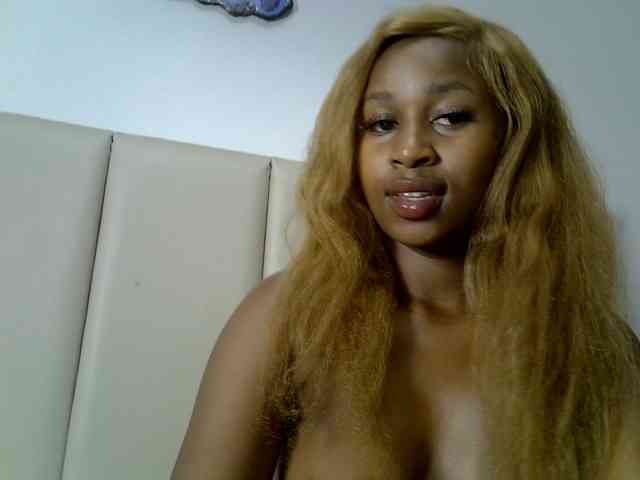 BustyAmy webcam