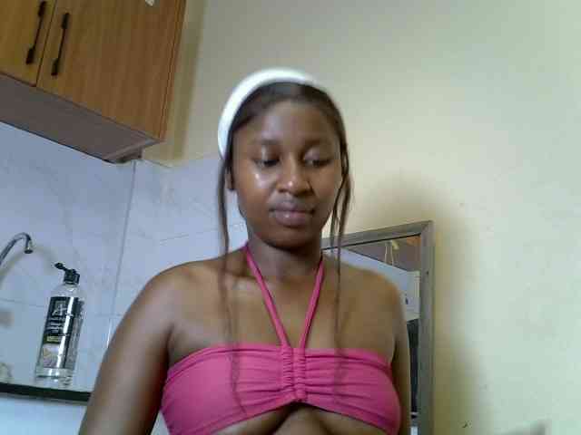 BustyAmy webcam