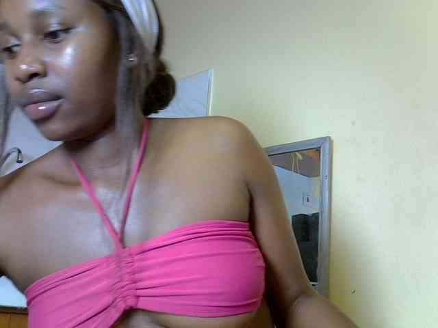 BustyAmy webcam