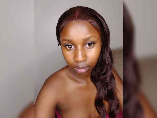 BustyAmy webcam