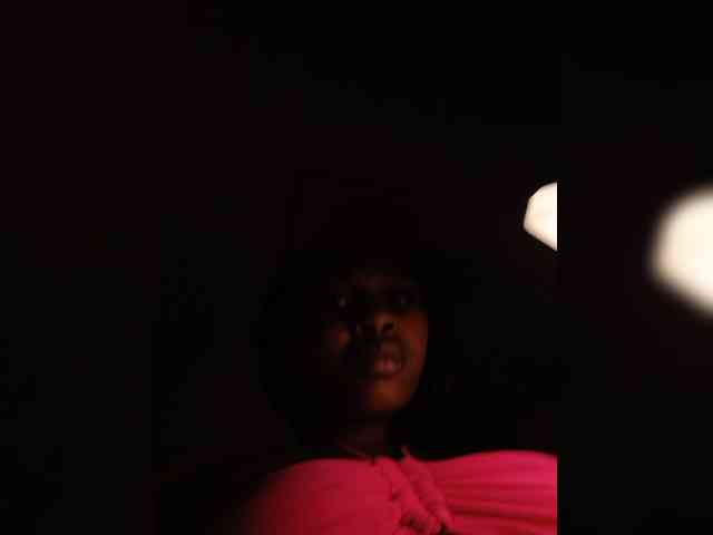 BustyAmy webcam