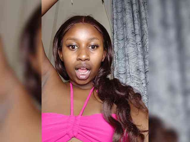 BustyAmy webcam