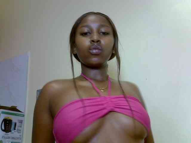 Model: BustyAmy