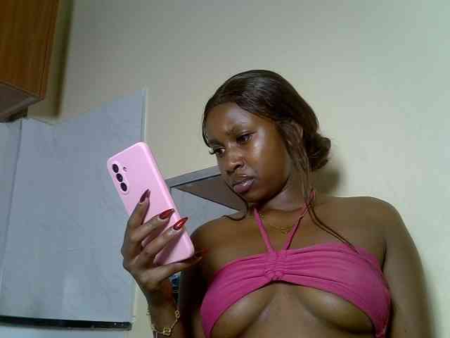 BustyAmy webcam