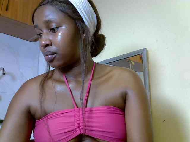 BustyAmy webcam