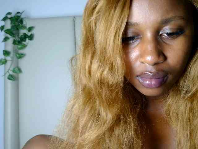 BustyAmy Live Webcam on BongaCams
