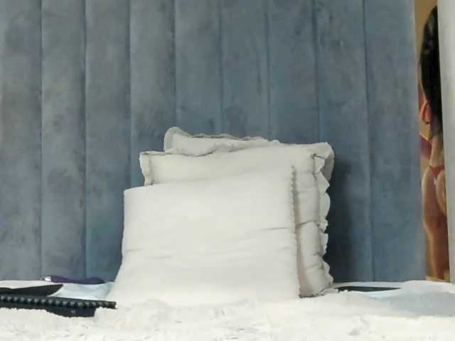 EvieBloomX live cam on BongaCams