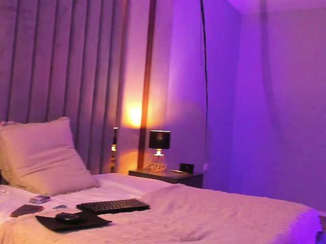 EvieBloomX live cam on BongaCams