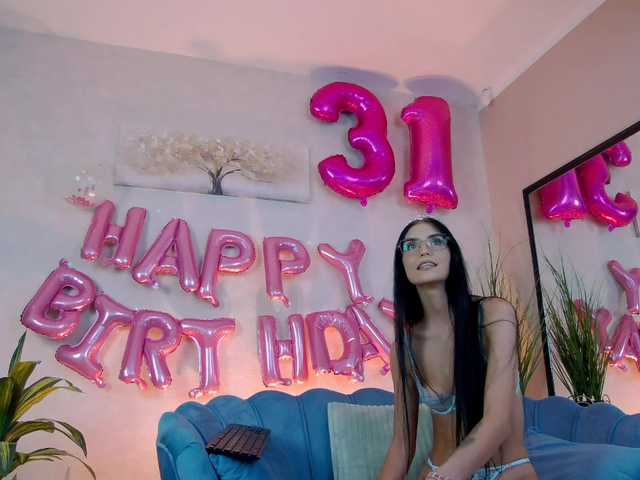 EvieBloomX live cam on BongaCams