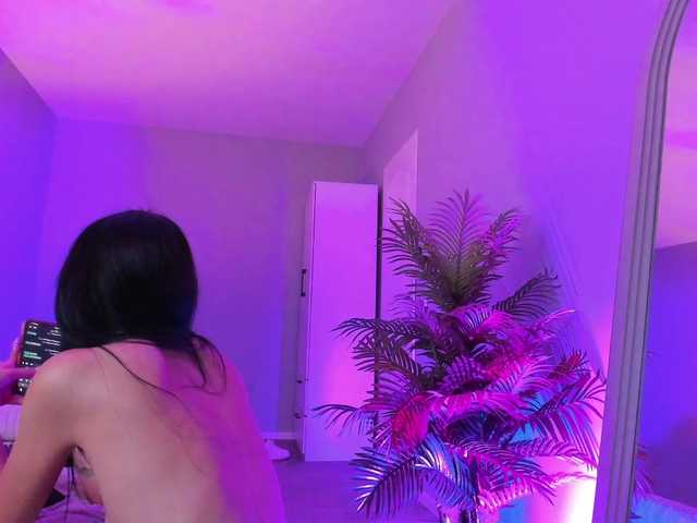 EvieBloomX live cam on BongaCams