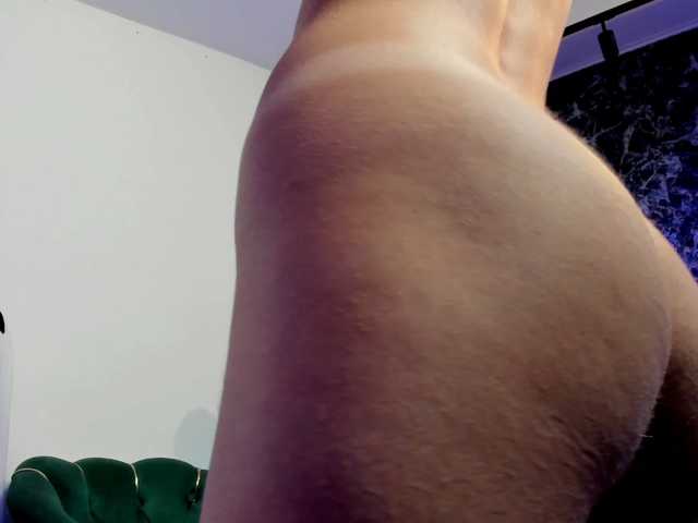 EvieBloomX live cam on BongaCams