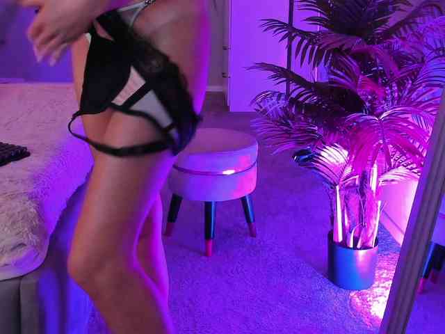 Modella: EvieBloomX