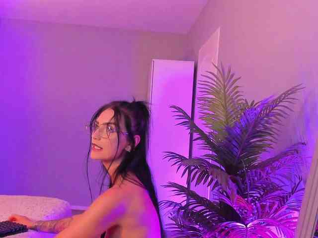 Modella: EvieBloomX