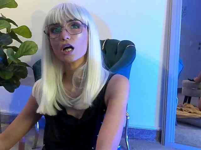 Modella: EvieBloomX