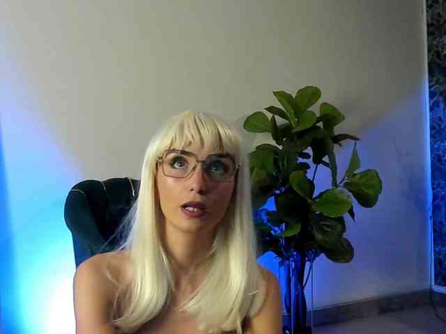 Modella: EvieBloomX