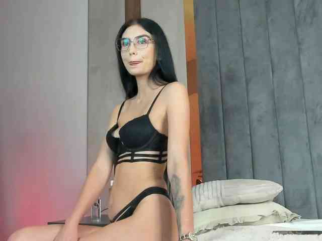 Modella: EvieBloomX