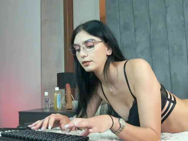 Modella: EvieBloomX