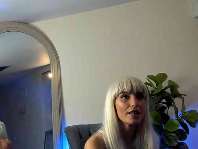 Modella: EvieBloomX