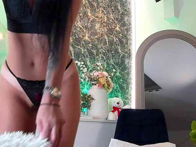 Modella: EvieBloomX