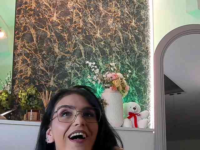 Modella: EvieBloomX