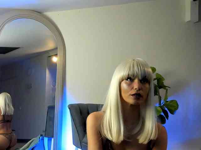 EvieBloomX EvieBloomX