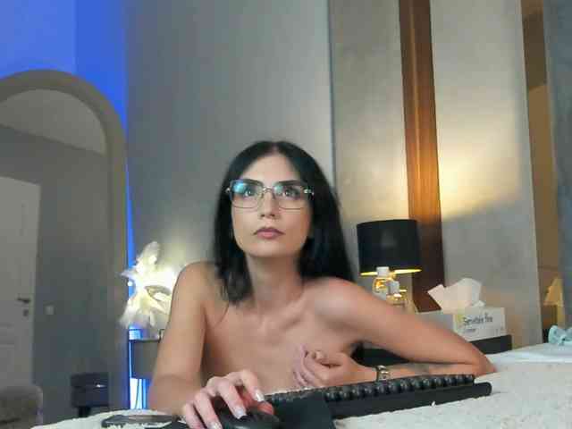 Modella: EvieBloomX