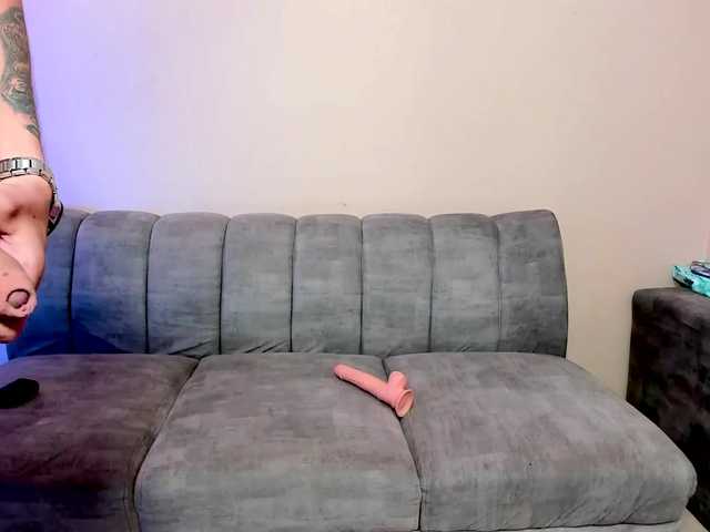 nickybigboobs live cam on BongaCams