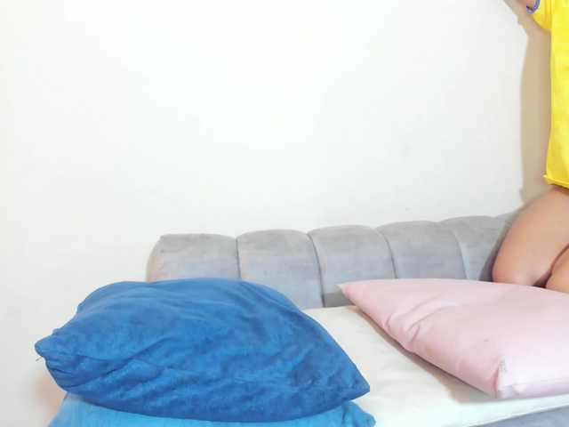 nickybigboobs live cam on BongaCams