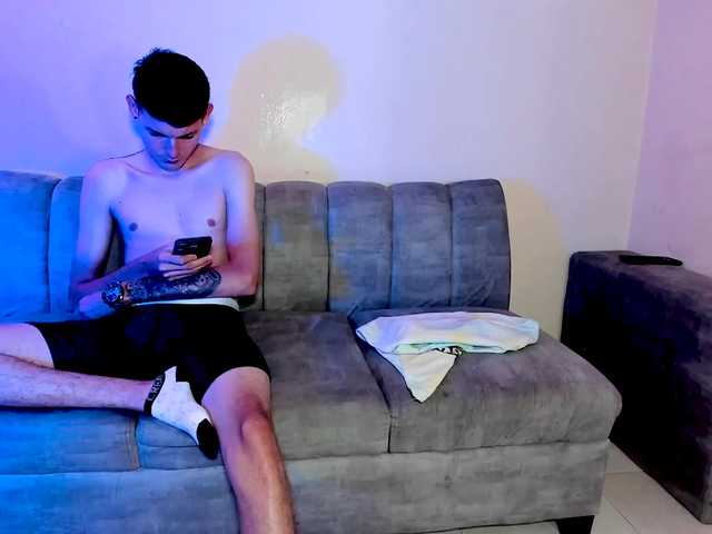 nickybigboobs live cam on BongaCams
